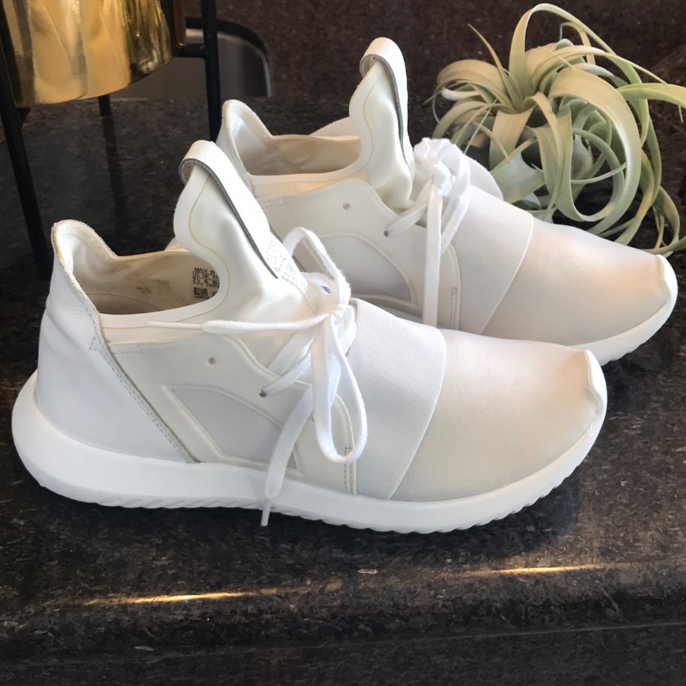 Adidas Tubular sneakers